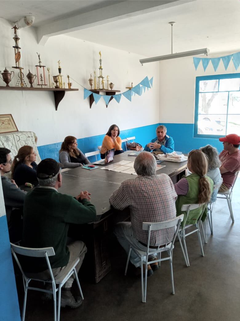 Charla y capacitación en siembra y control de plagas en San Mayol