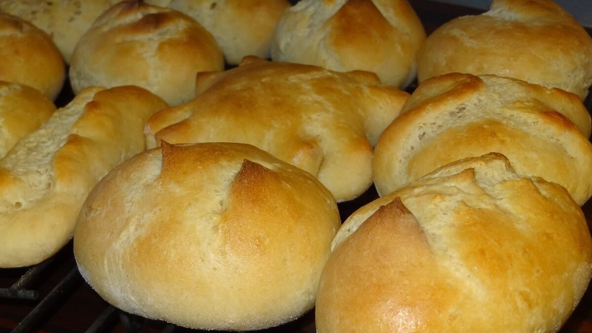 Con solo tres ingredientes y sin gluten: la receta definitiva de pan sin harina