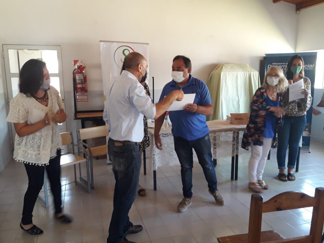 Entrega de Diplomas del Curso de Actualización en deterioro cognitivo, Alzheimer y otras demencias para Cuidadores Domiciliarios.