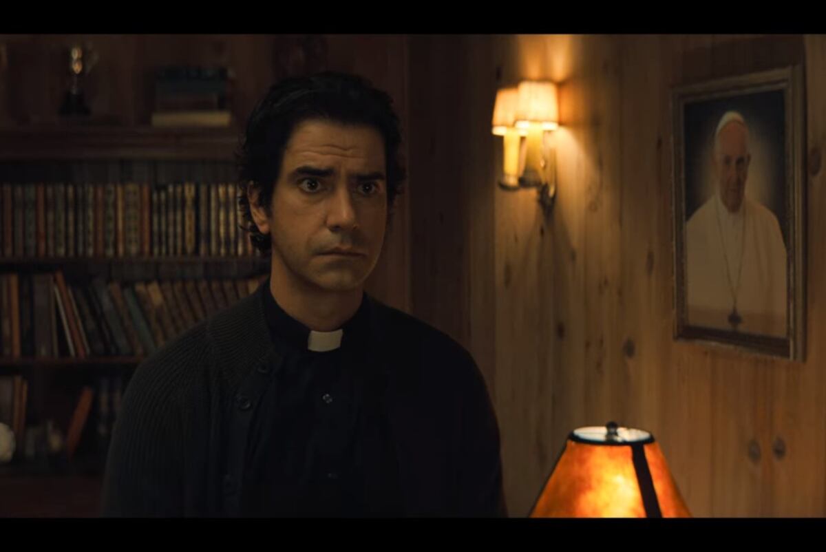 “Misa de medianoche”: todo lo que tenés que saber sobre la miniserie de terror de Netflix