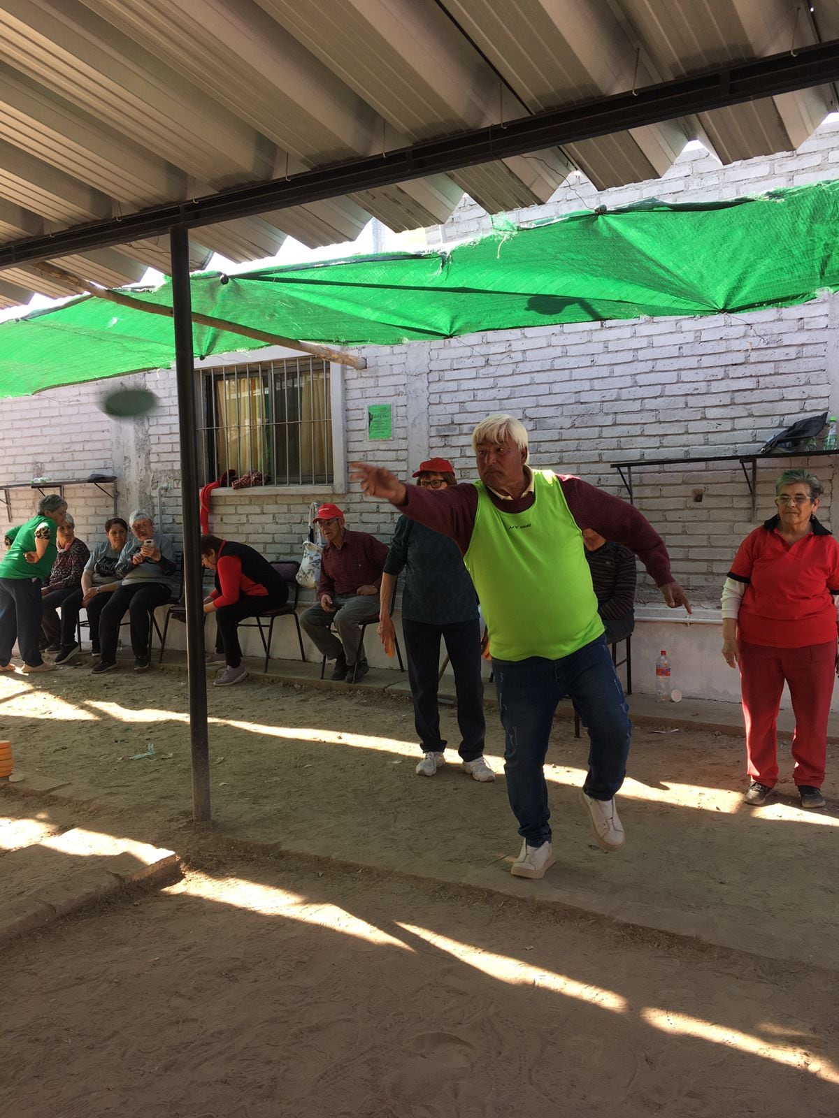 El grupo de adultos mayores de La Florida y Medrano, Rivadavia, necesita ayuda para viajar a Mar del Plata y cumplir su sueño de conocer el mar.