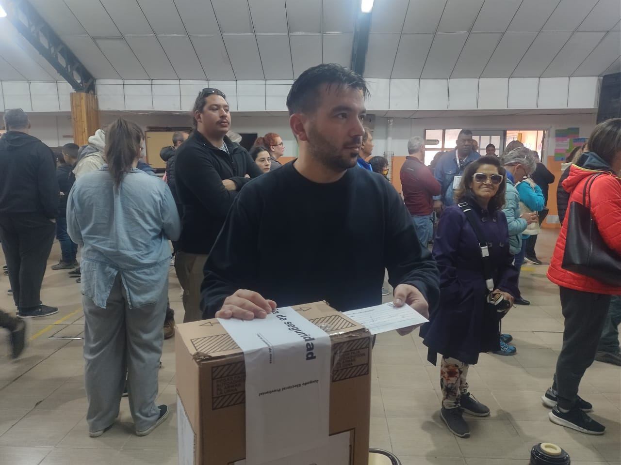 Gabriel Di Tullio votó en las elecciones provinciales de Río Negro.