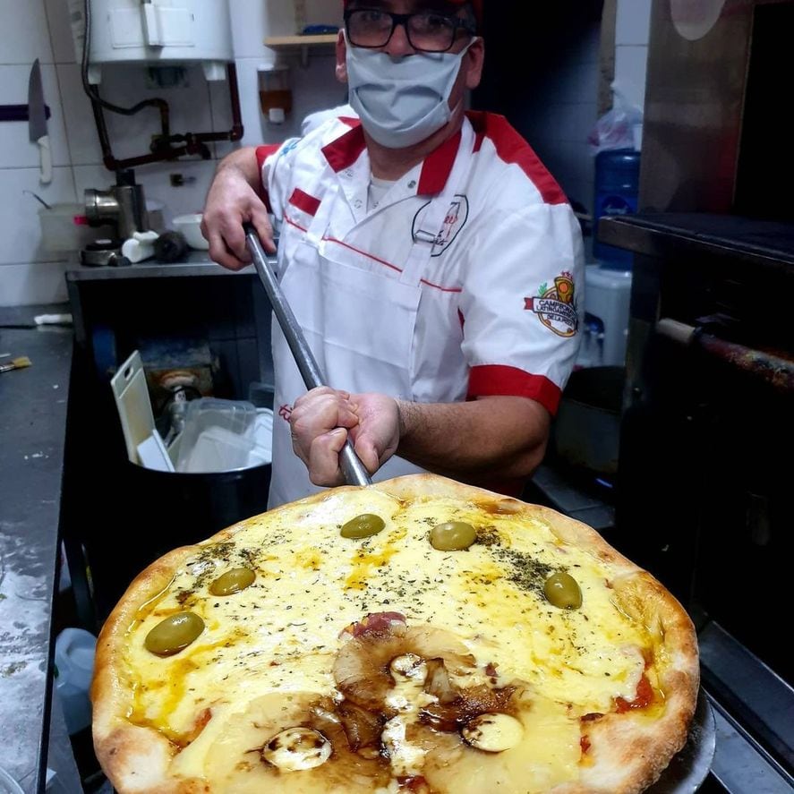 Mauro Dávila, el argentino que se llevó el primer premio en el campeonato español de pizza.