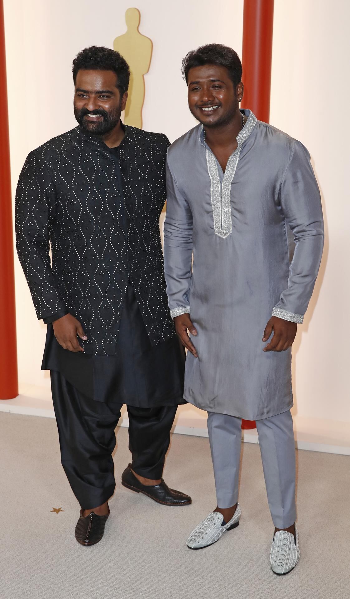 Hollywood (United States), 12/03/2023.- Kaala Bhairava (L) and Rahul Sipligunj (R) arrive for the 95th annual Academy Awards ceremony at the Dolby Theatre in Hollywood, Los Angeles, California, USA, 12 March 2023. The Oscars are presented for outstanding individual or collective efforts in filmmaking in 24 categories. (Estados Unidos) EFE/EPA/CAROLINE BREHMAN
