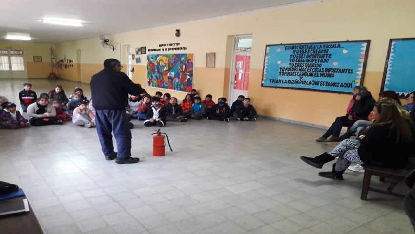 Simulacro de evacuación en establecimientos educativos