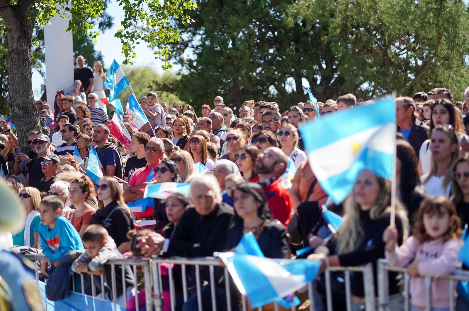 Oliva. El gobernador Llaryora presidió el acto en homenaje a los veteranos y caídos de Malvinas (Gentileza).