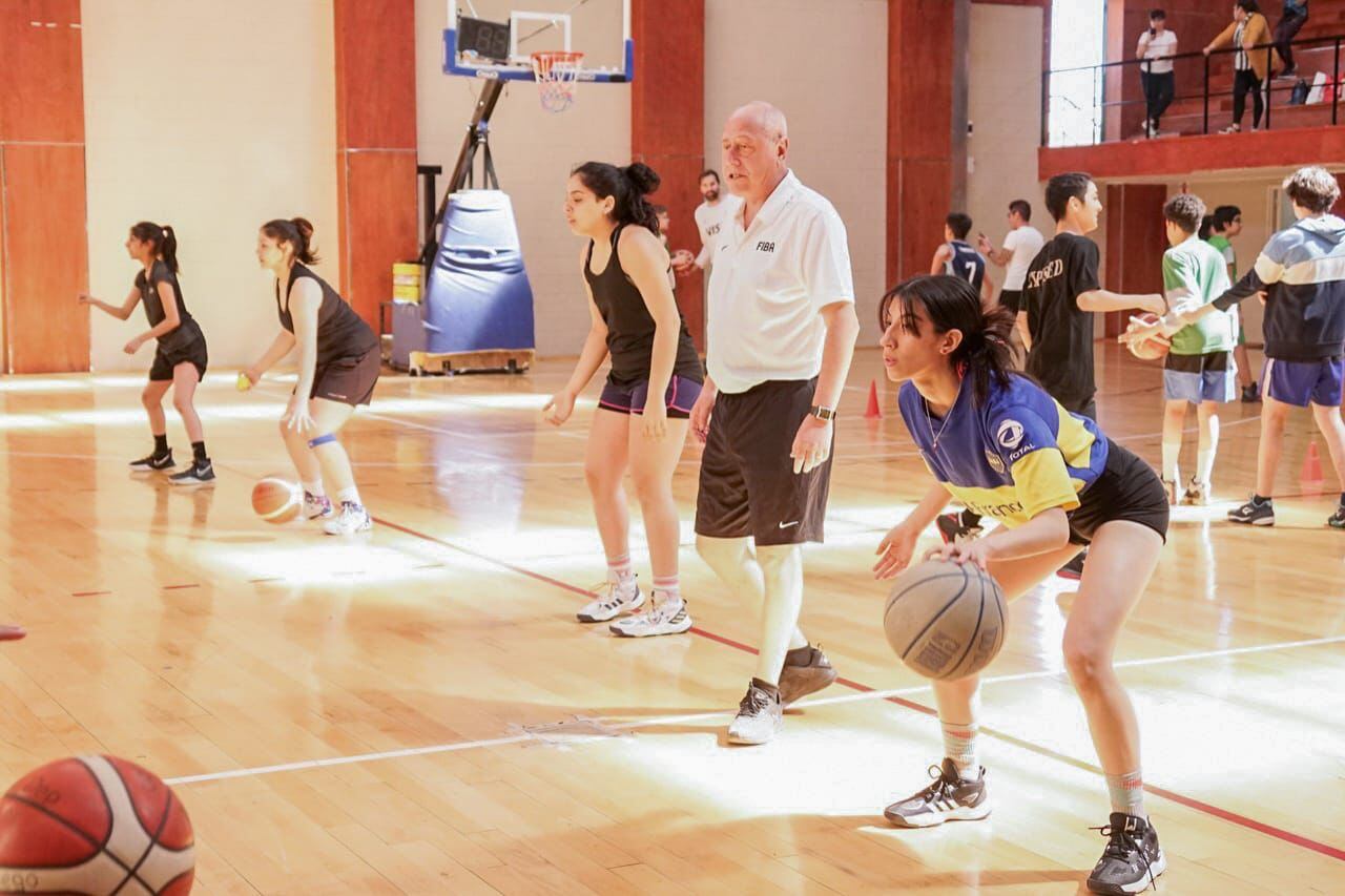 Exitosa clínica de básquetbol en Ushuaia y Río Grande