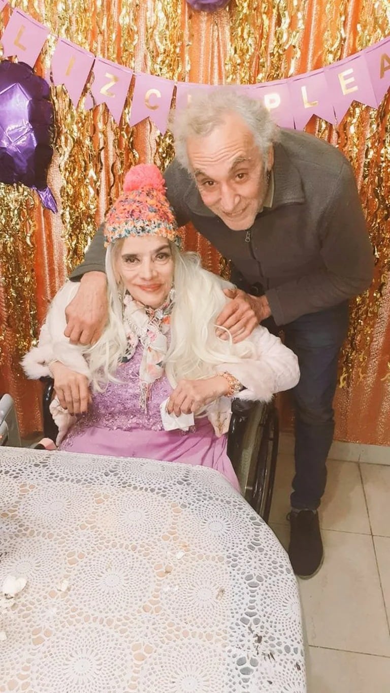 Lía Crucet y su marido. Foto: Twitter de Lía Crucet.