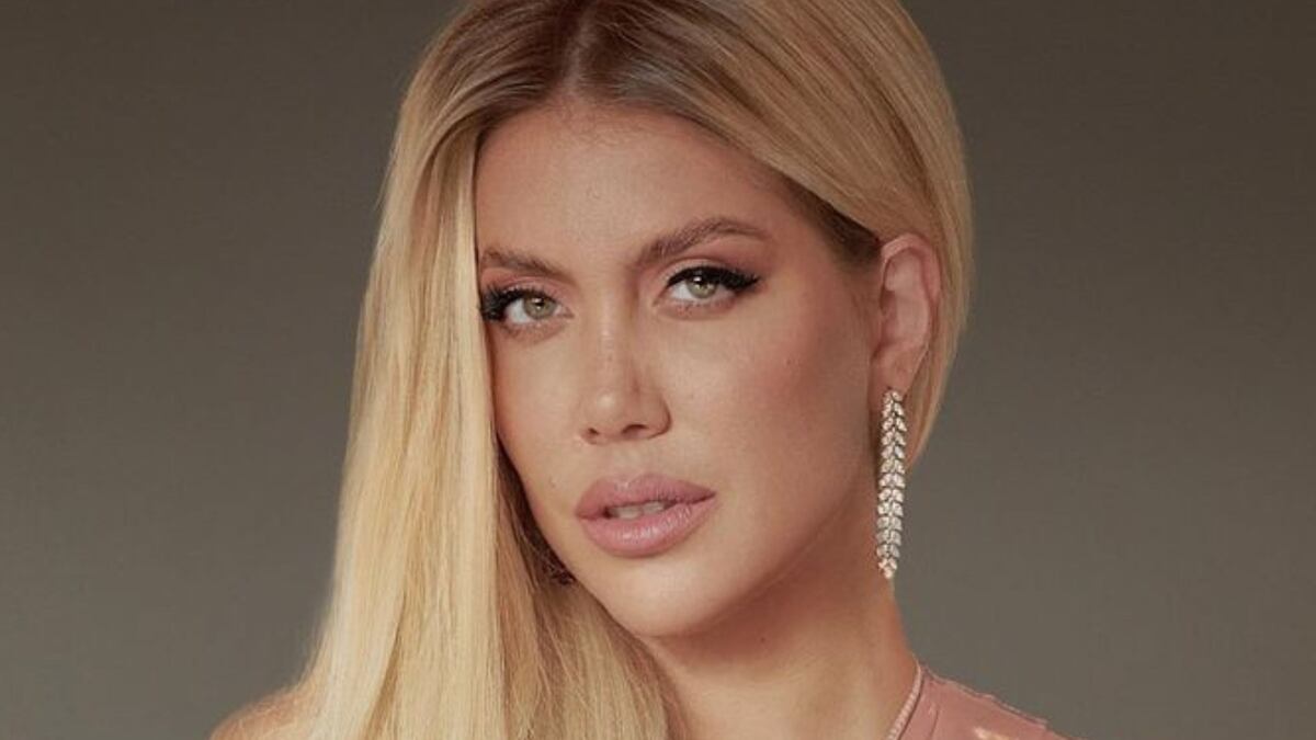 Wanda Nara llevó un corset empedrado y un escote pronunciado, pero un detalle se llevó toda la atención