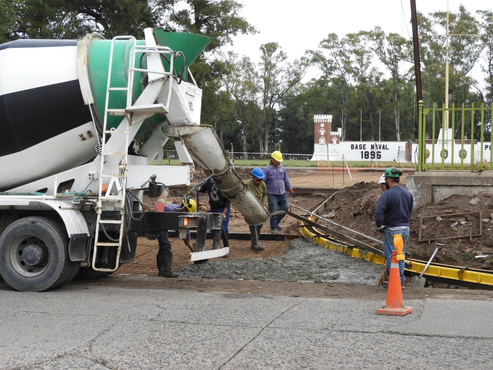 Avanza la obra del Municipio para egreso de la BNPB por calle Urquiza