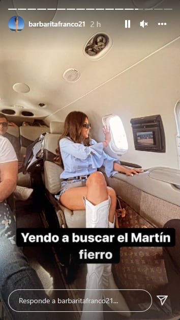 La modelo compartió el momento del viaje en Instagram. (Foto: captura de Instagram).