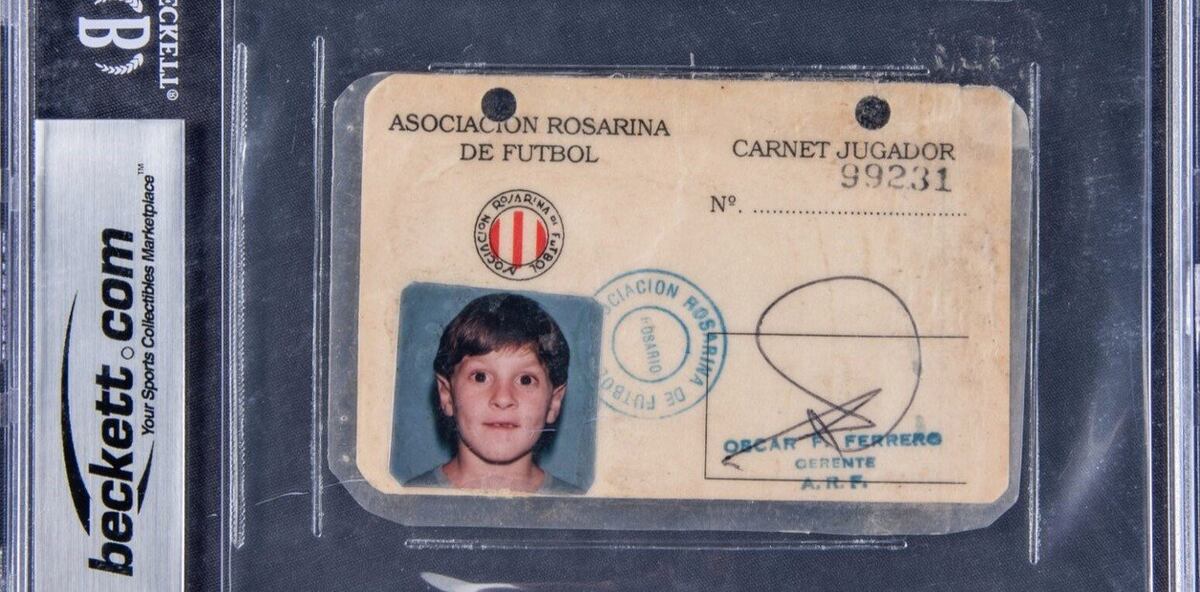 Un carnet de Lionel Messi cuando jugaba en Newell’s será subastado en octubre
