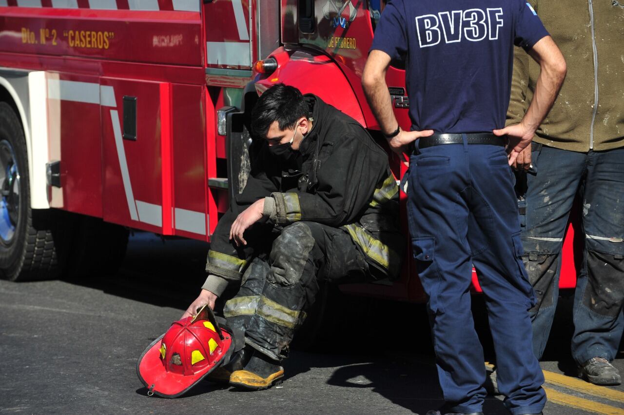 Incendio en Caseros. (Foto: Clarín)