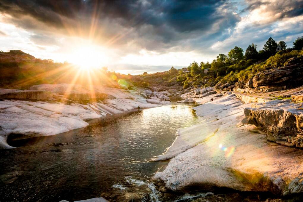 El río Mina Clavero, a dos horas de la ciudad. (Fotografía: Fabrizio Murúa www.faimurua.com)