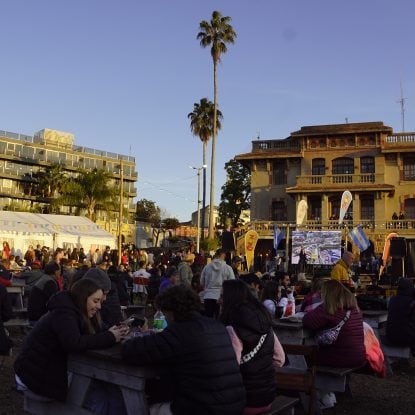 Artesanos, shows musicales y buena gastronomía es la propuesta de Colón en vacaciones de invierno