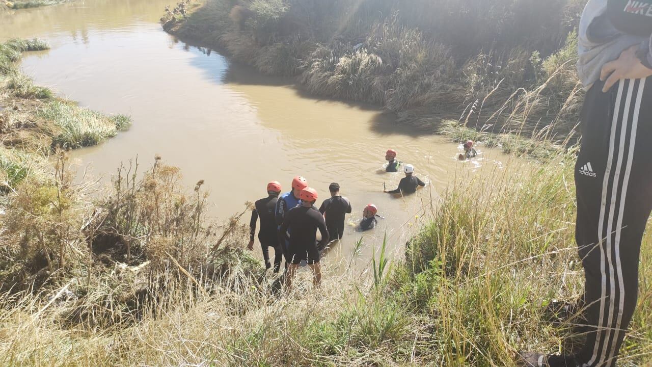 Tres Arroyos: continúa la búsqueda de un menor que cayó en el arroyo