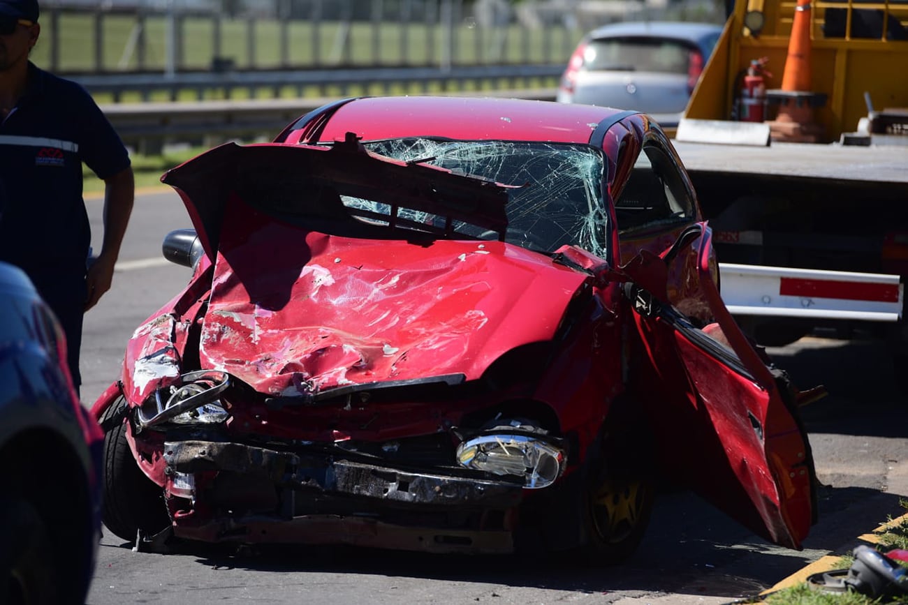 Picada fatal en Córdoba. Habilitan el paso en dos carriles de la ruta E-53 a la altura del Aeropuerto Taravella. (José Gabriel Hernández / La Voz)