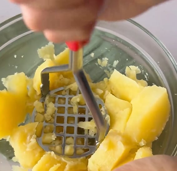 El truco para cocinar los mejores palitos de papa y zanahoria, ideales para acompañar almuerzos y cenas