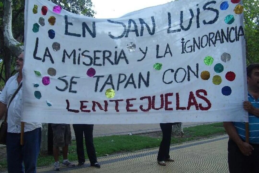 Movilización docente en San Luis