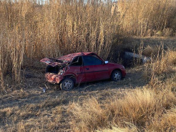 Chevrolet Corsa volcó en la ruta 188 en General Alvear.