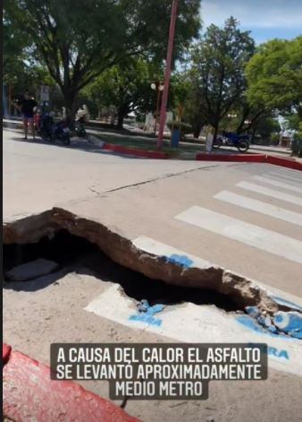 Rotura del pavimento por calor en Arroyito