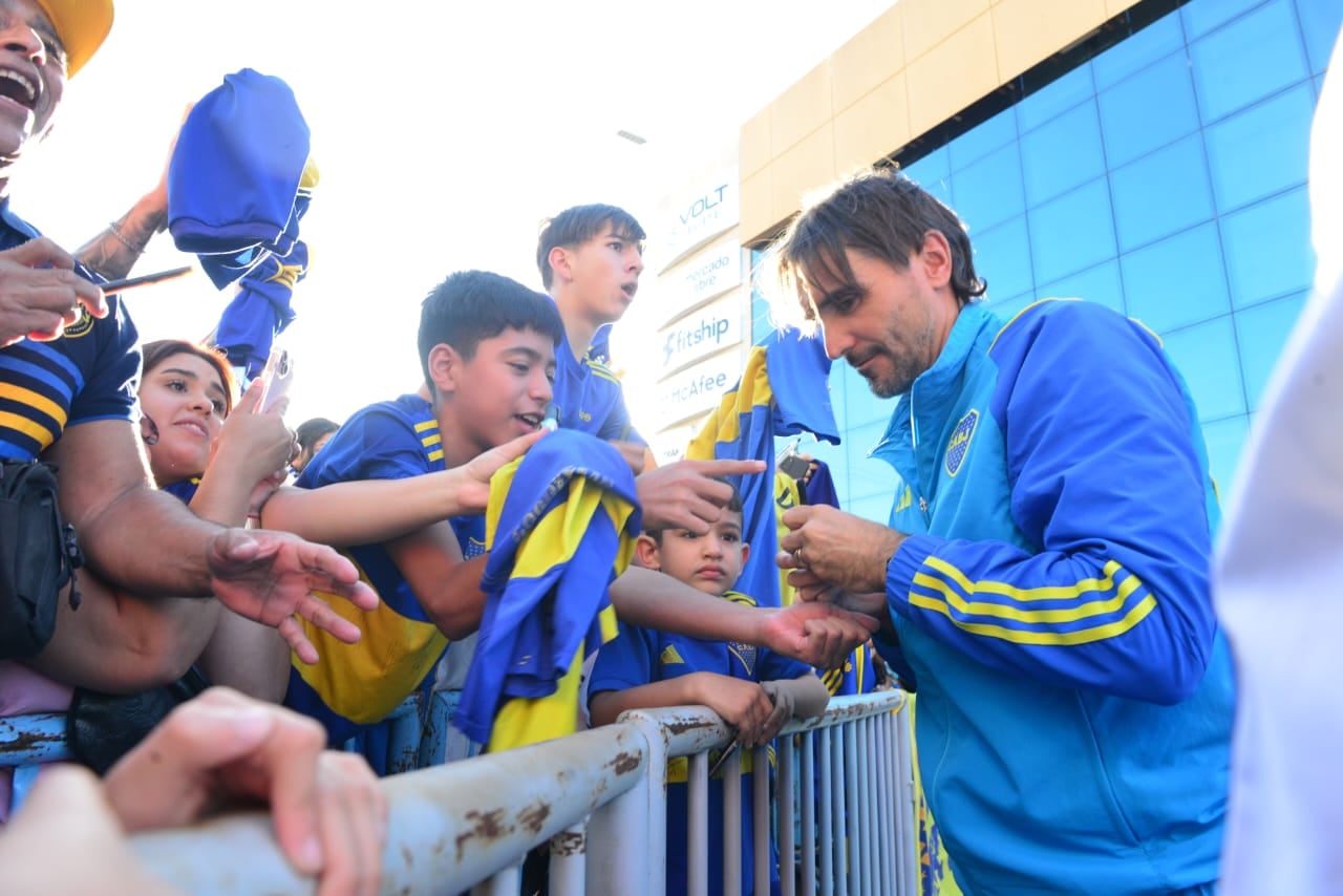 Así fue la llegada de Boca a Córdoba para esperar el partido ante Estudiantes, este martes 30 de abril, a las 20, en el estadio Mario Alberto Kempes. (Javier Ferreyra - La Voz)