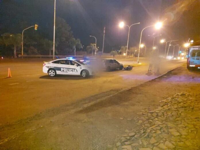 Accidente vial en Oberá dejó como saldo motociclista herido.