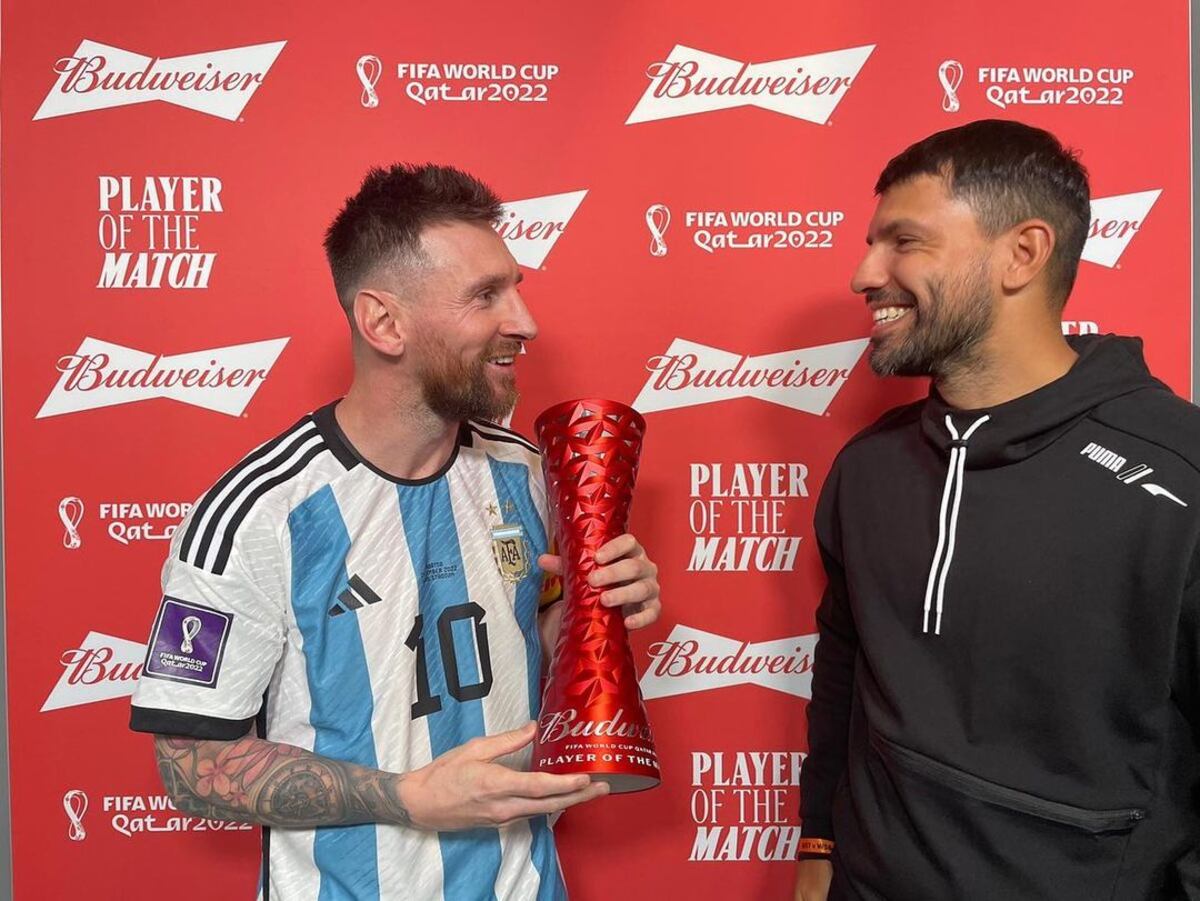 El Kun Agüero se quedó en la concentración de la Selección Argentina y volverá a dormir con Lionel Messi