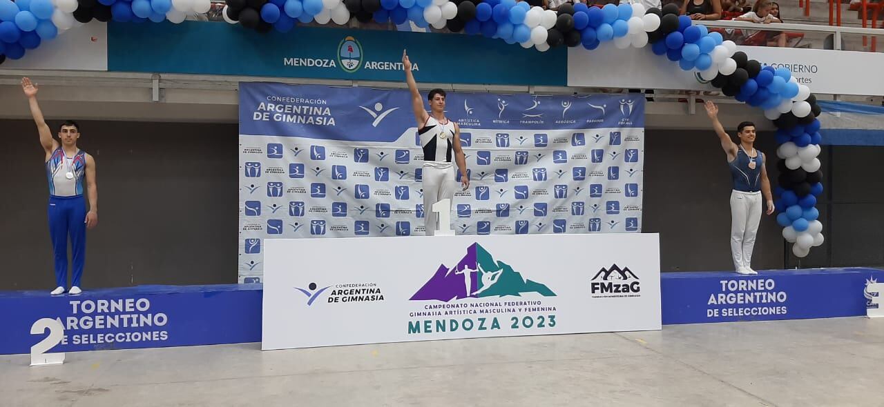 Nahuel Martínez, campeón argentino de gimnasia artística.