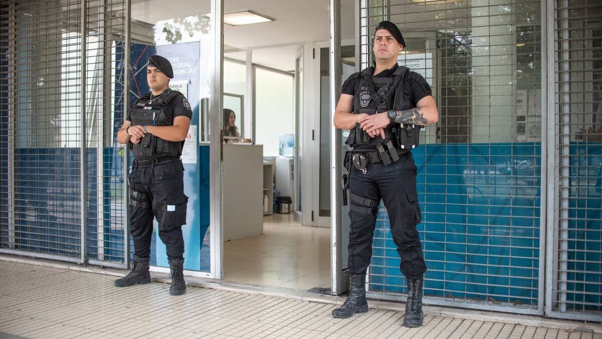 Centros Municipales de Distrito de Rosario suman guardia policial de 24 horas