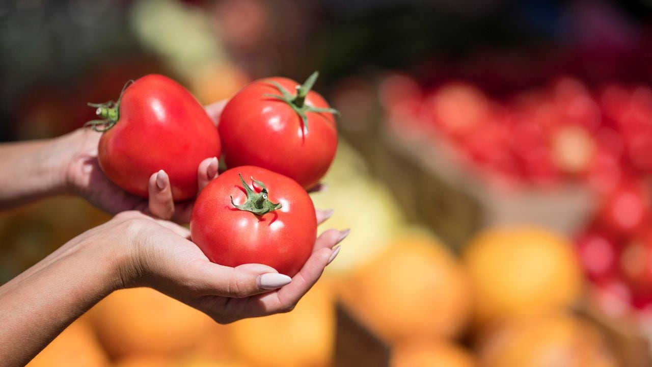 Tomates rellenos: la receta de Ariel Rodríguez Palacios y el truco para que queden firmes