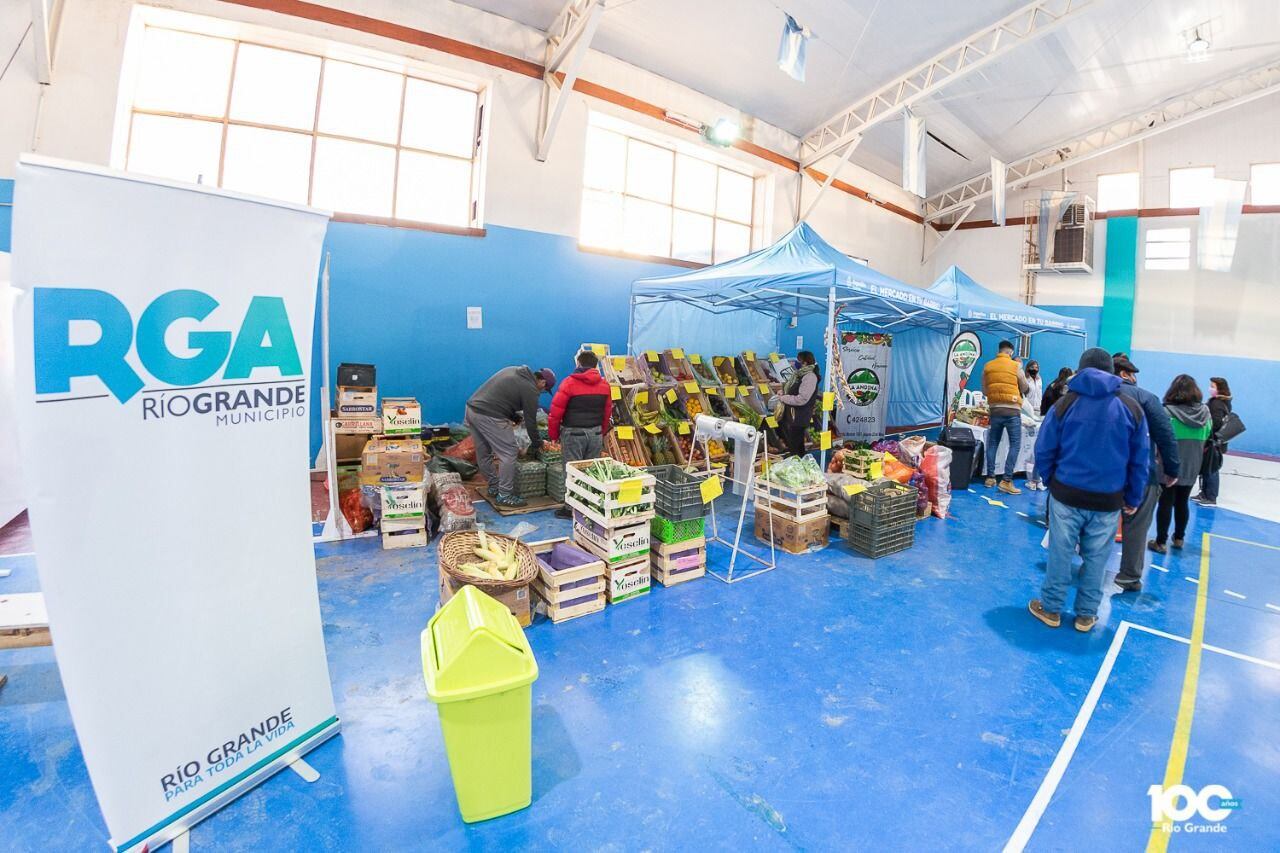 La feria organizada por el Municipio contó con la presencia de autoridades nacionales y se llevó a cabo en la Margen Sur.