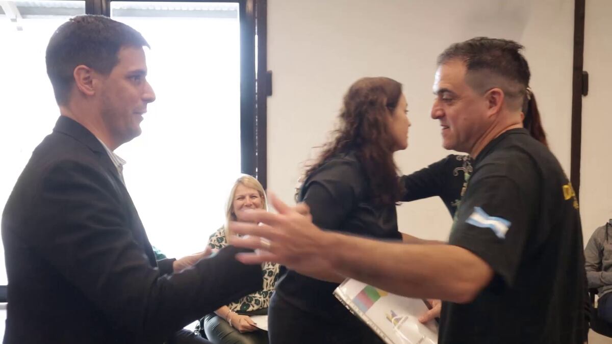 El municipio entregó más de seis millones de pesos a ocho emprendedores