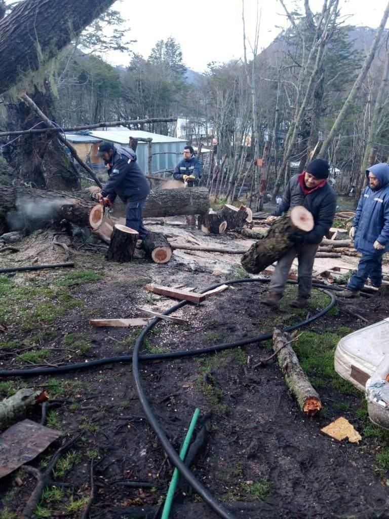 Fuerte temporal en Ushuaia: asistieron a más de 14 familias del barrio de Andorra y Dos Banderas