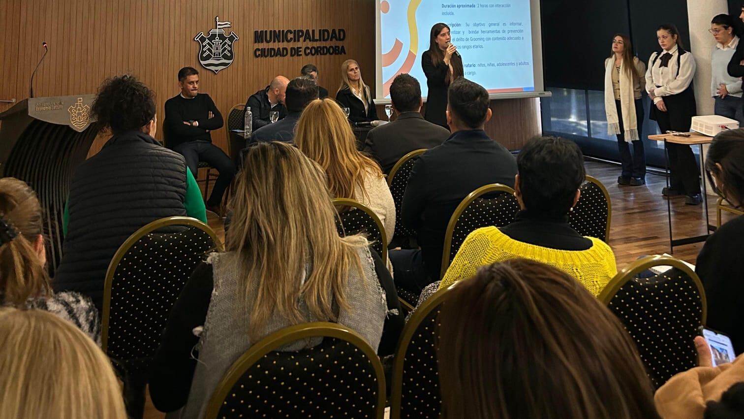 Cursos para mejorar la convivencia vecinal en la ciudad de Córdoba.