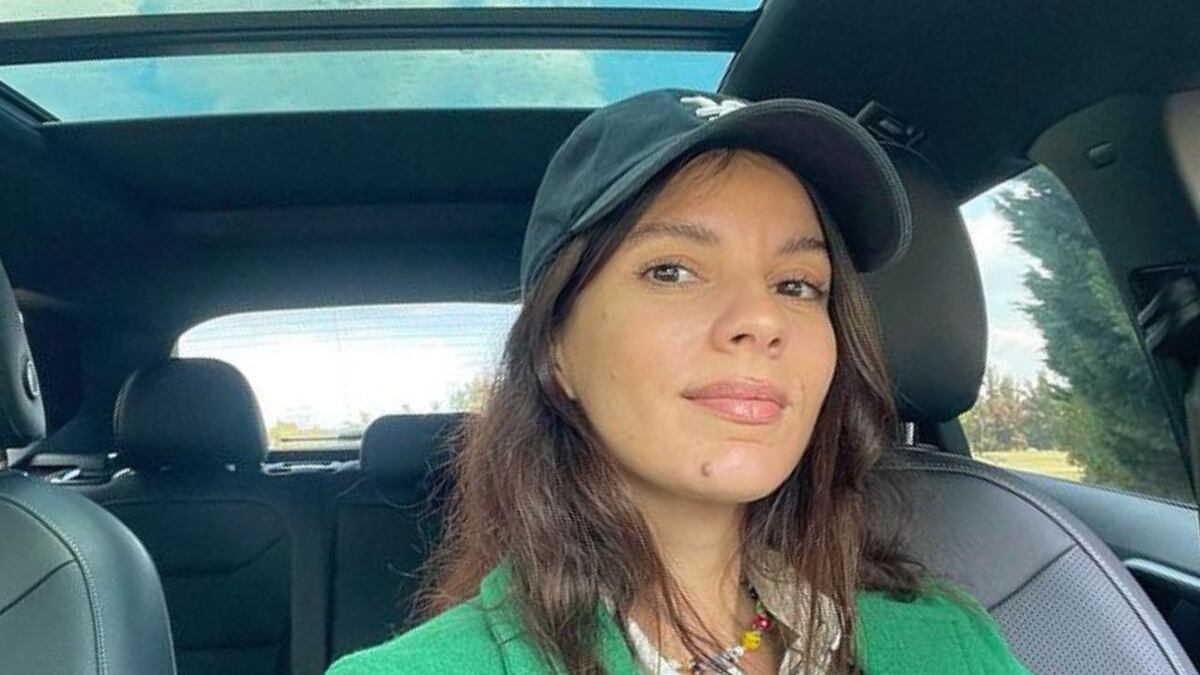 Gimena Accardi se mostró en hilo dental en la intimidad de su camarín y subió la temperatura
