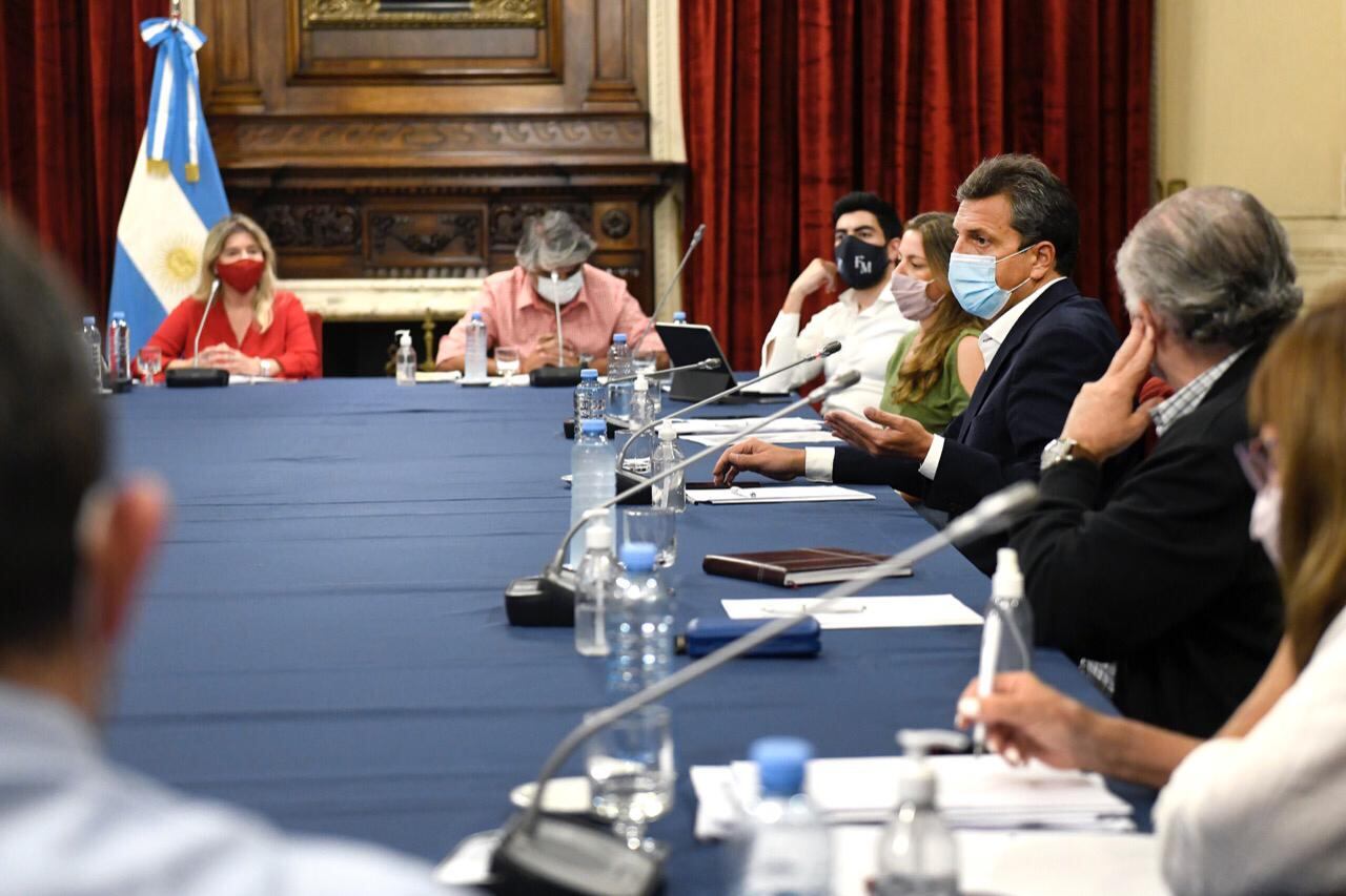 Sergio Massa recibió a diputados sindicales por el proyecto de Ganancias, que se tratará en el Congreso.