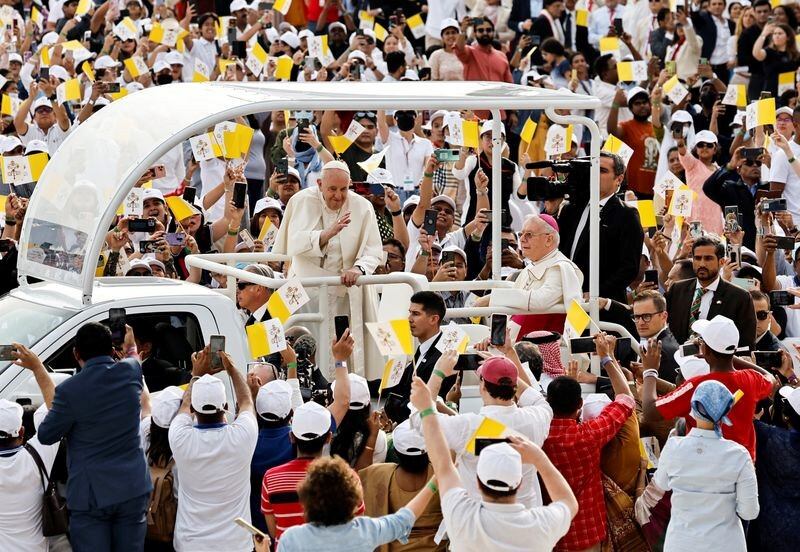 La visita de Francisco al pequeño país insular del Golfo Pérsico tuvo una duración de tres días.