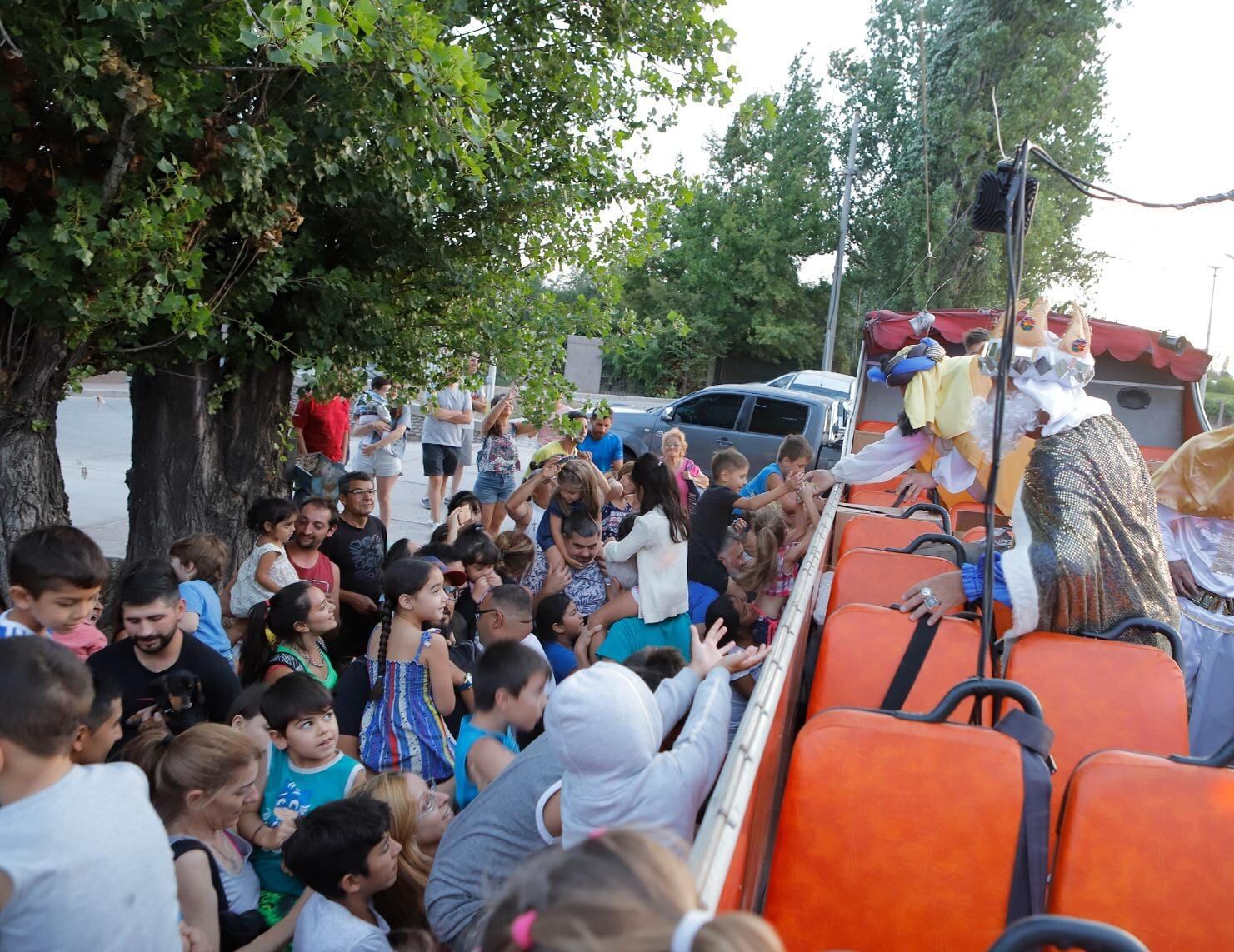 Caranavana de los reyes magos en Maipú.