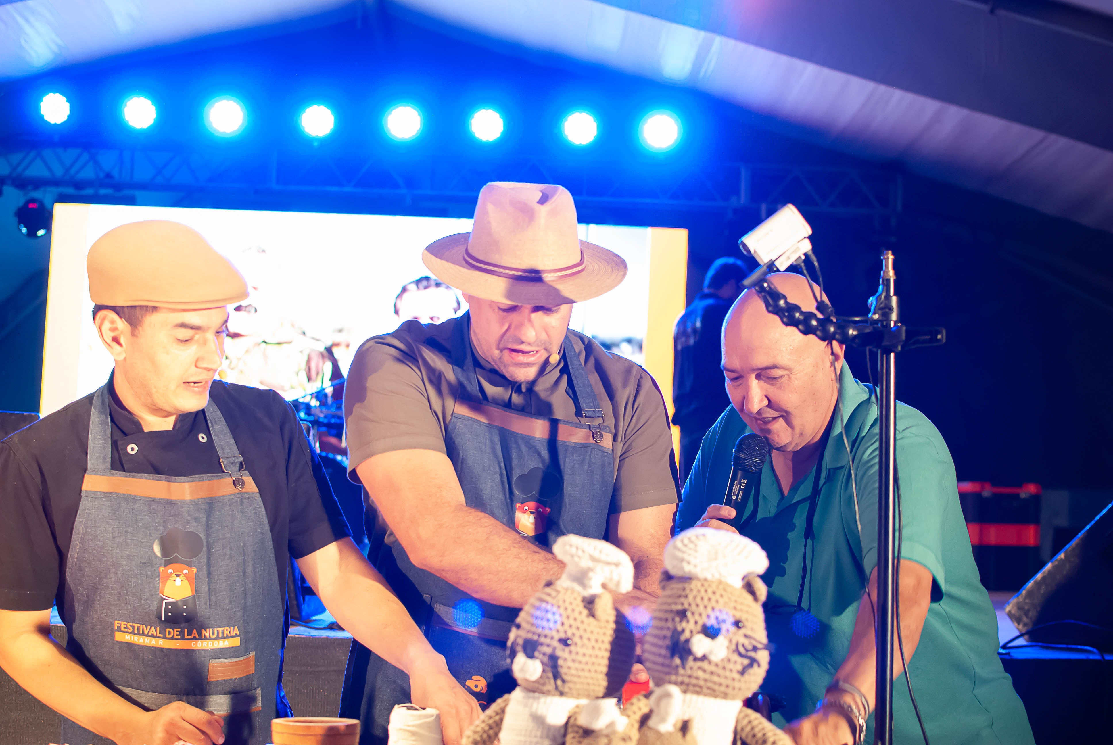 Dante , Dario y Larry en La Fiesta de La Nutria