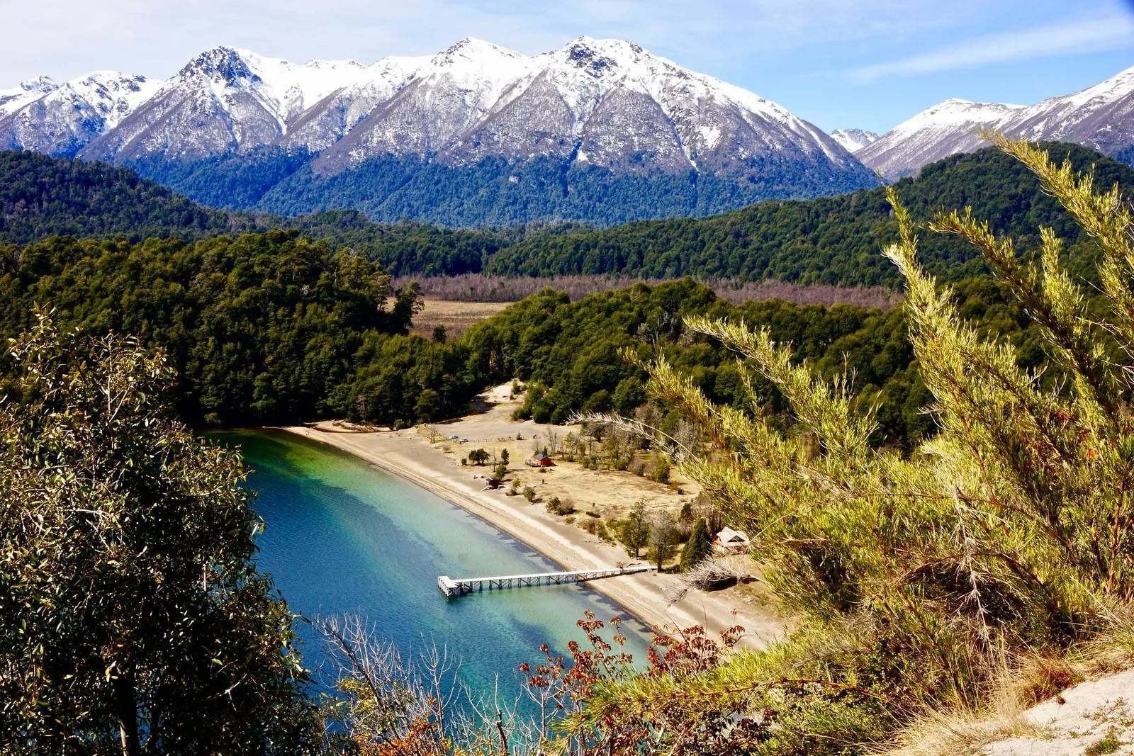 Villa la Angostura fue una de las ciudades que la IA eligió como la segunda más linda de Neuquén.