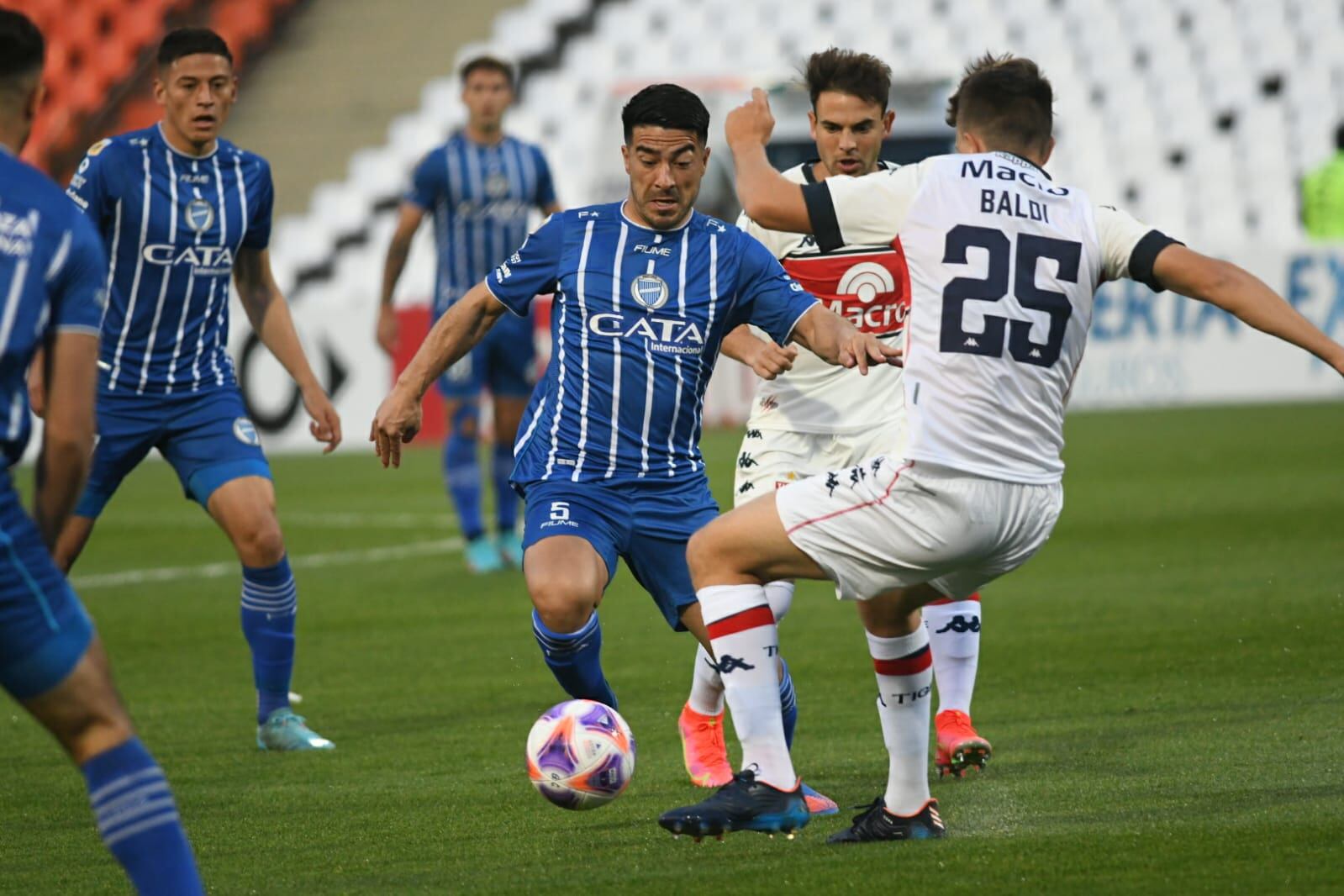 Godoy Cruz enfrenta a Tigre por la fecha 19 de la Liga Profesional.