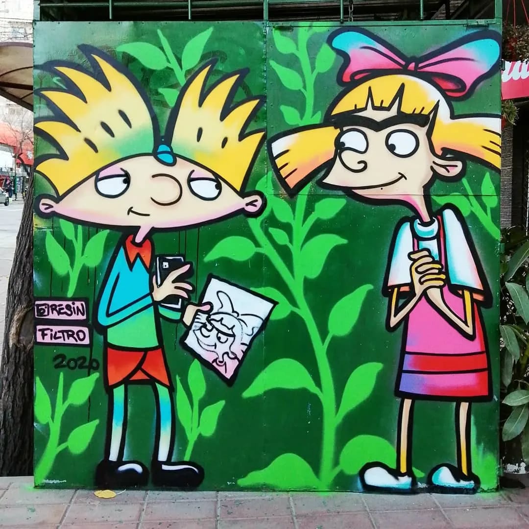 Resin Filtro, el artista que hace los murales de “Oye, Arnold”.