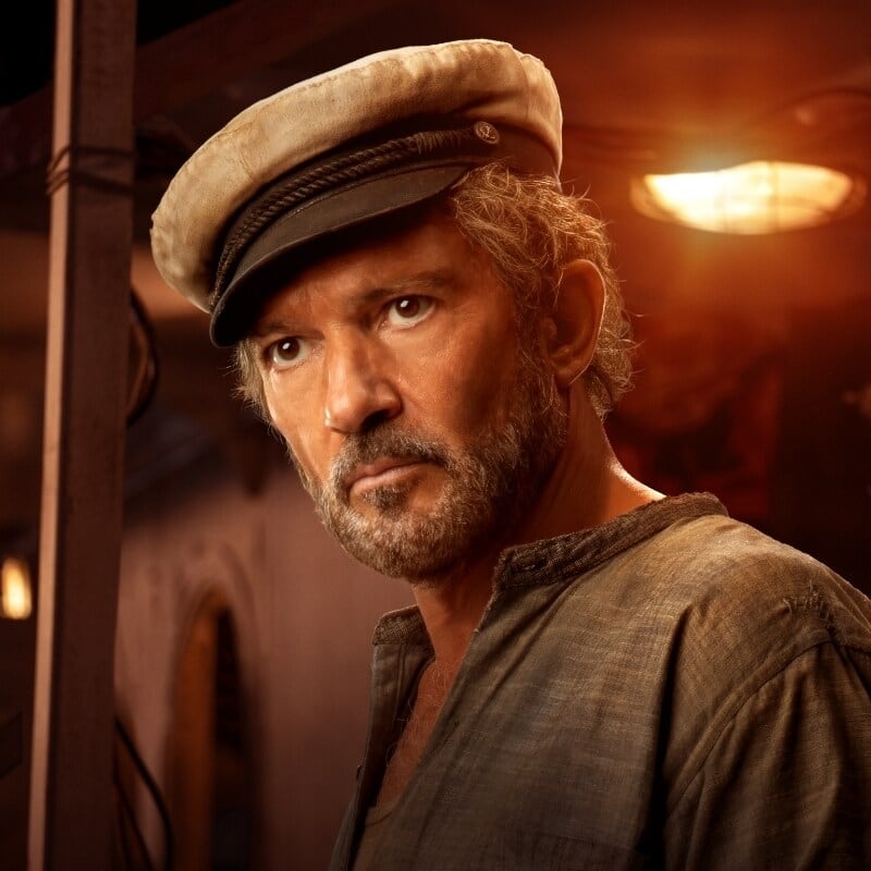 Antonio Banderas es Renaldo, un marinero amigo de “Indy”.