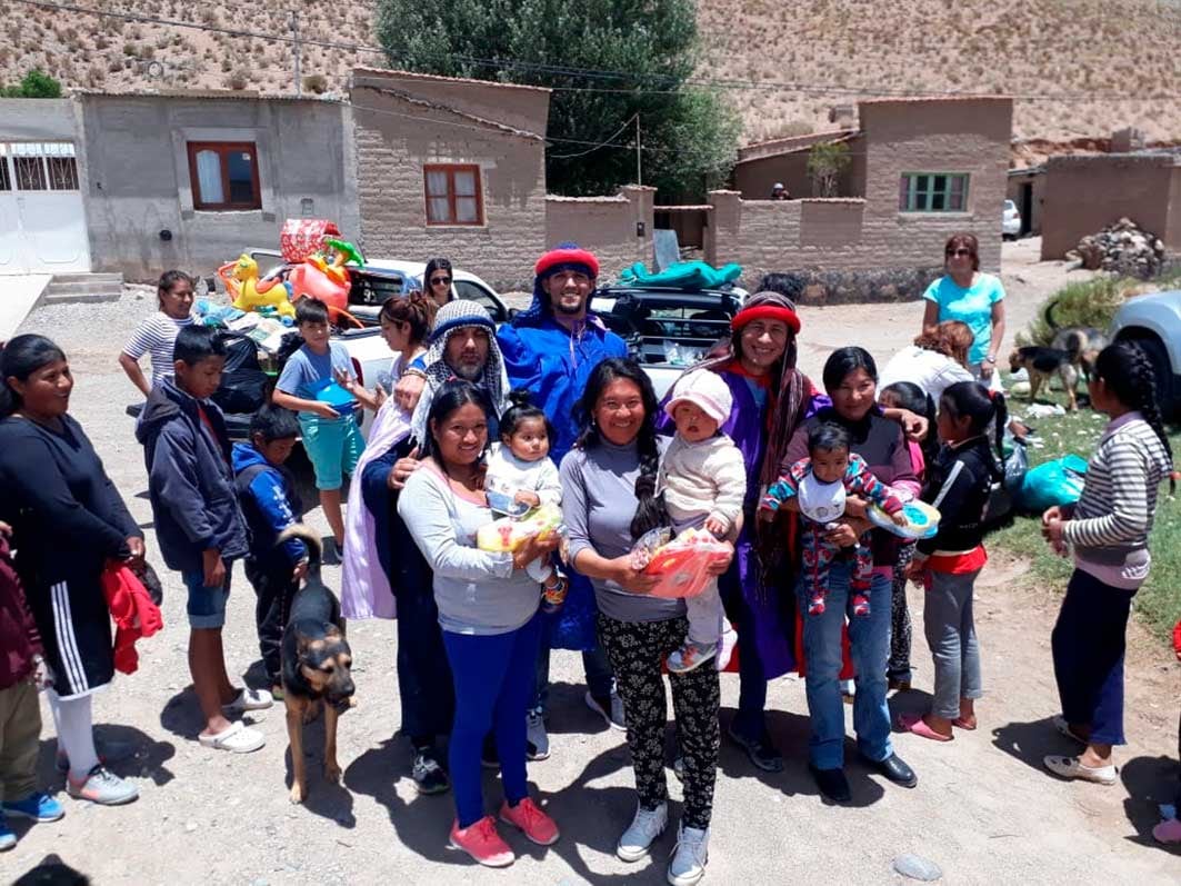 En el encuentro de enero, entregaron juguetes y golosinas a niños de San Antonio de los Cobres.