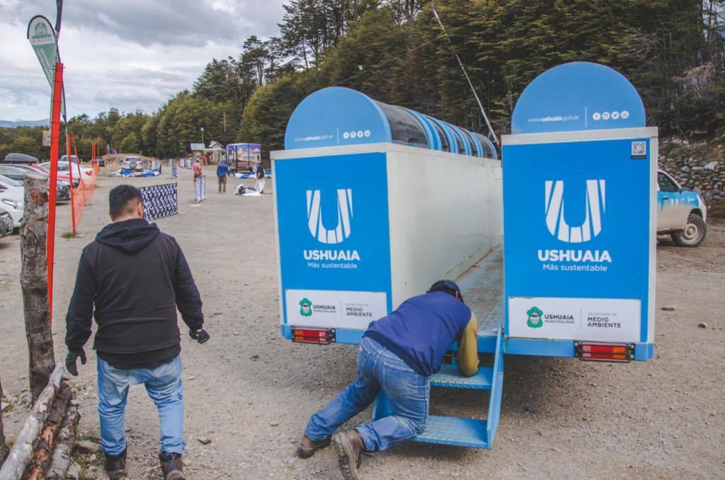 Se trasladó el "Punto Verde Móvil" fue llevado a la base del Glaciar Martial para estar en la carrera de Montaña.