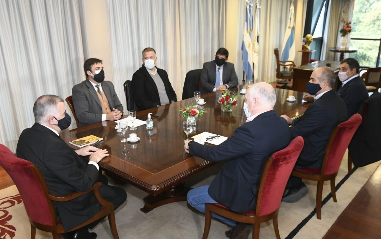 Jaldo se reunió con concejales de Yerba Buena.