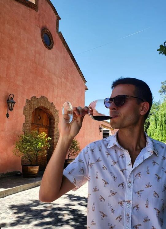 Sofía Pachano, su novio y Nicolás Peralta están en Mendoza: su divertido itinerario entre vinos y viñedos. Foto: Instagram @peralta_nico