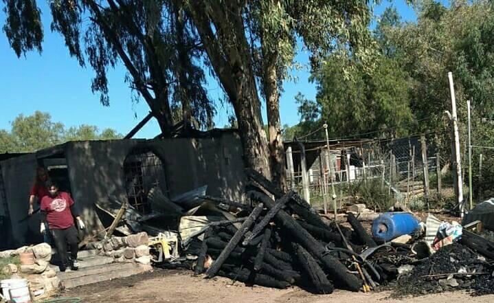 El Ropero Comunitario pide donaciones para recuperar algunas de las cosas que el fuego se llevó.