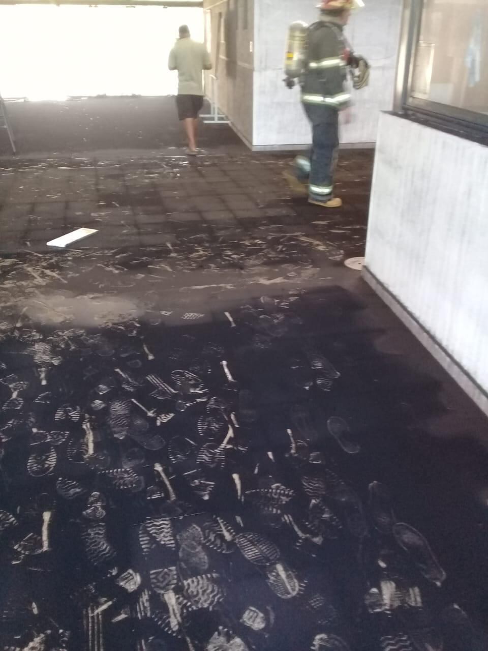 Incendio en la escuela Dante Alighieri - Imágenes enviadas por lectores